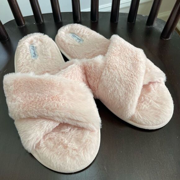 Splendid Fuzzy Soft Pink House Slippers Scuffs Mules $48 M L 9.5 10 10.5 - Picture 1 of 6